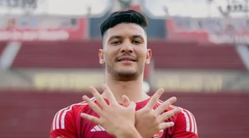 أزمة مالية.. أحمد حسن يكشف تطورات صادمة في عقد أشرف داري مع الأهلي